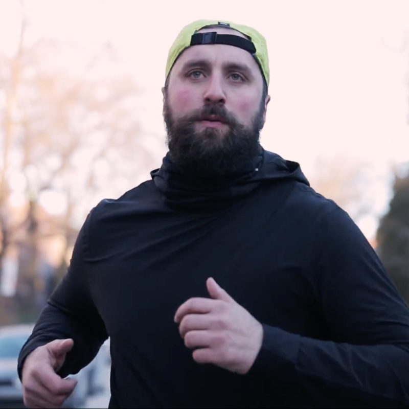 Adriano en train de courir